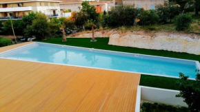 Appartement Duranne Piscine Parking Privé Dernier Etage